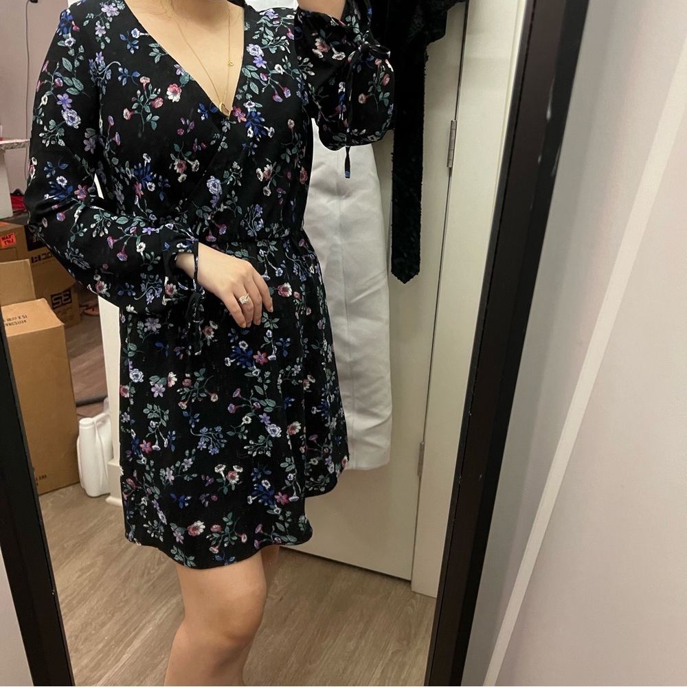 Francesca’s mi ami floral faux wrap long sleeves dress